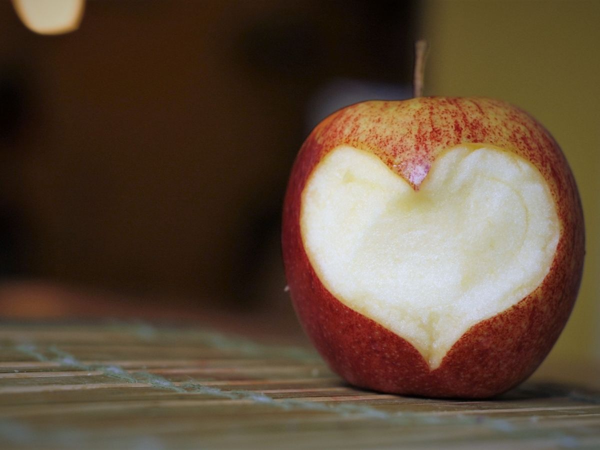 Apple is a delicious part of a balanced diabetic diet